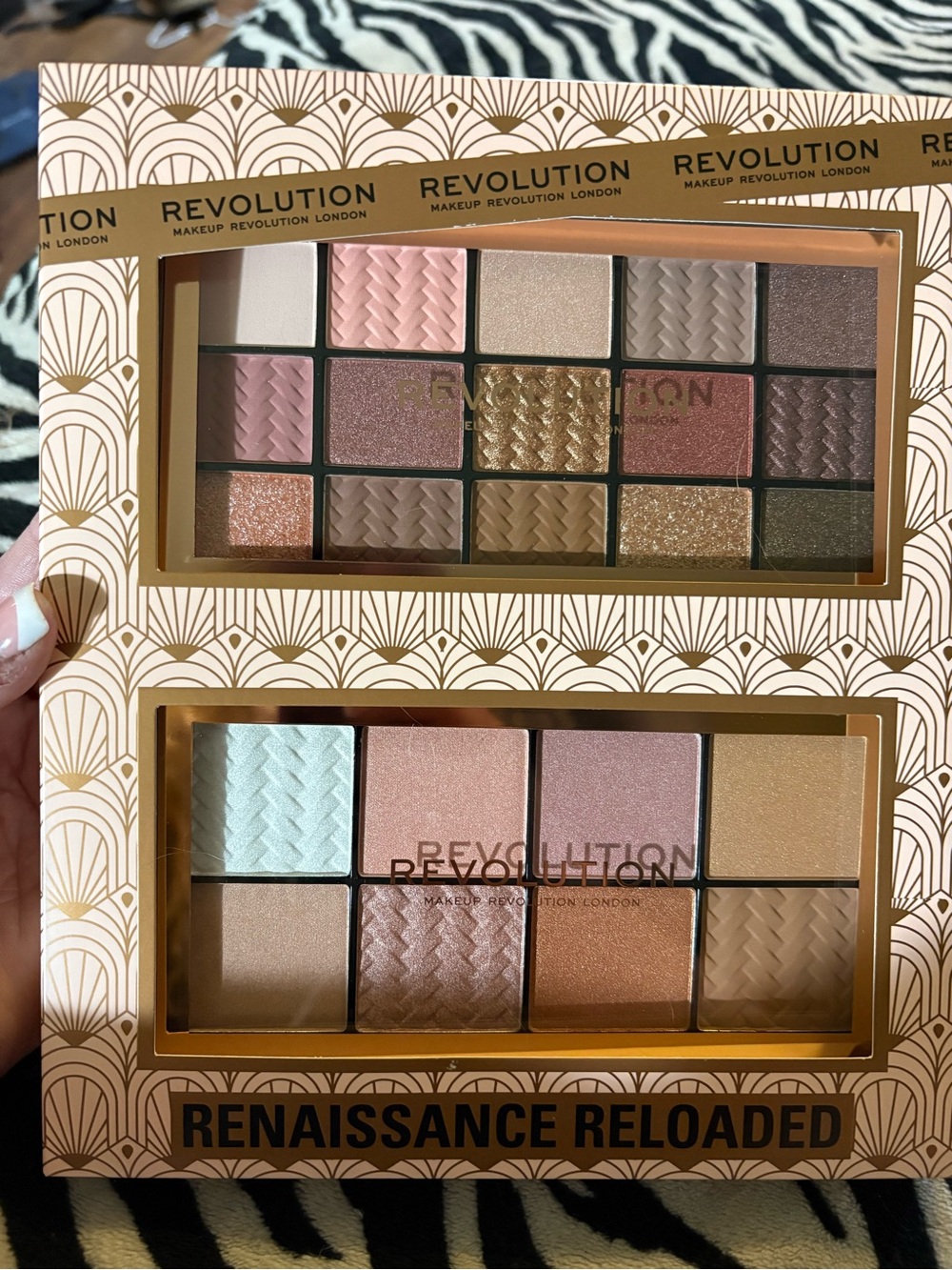 Revolution Makeup Renaissance Reloaded Face and Eye Makeup Set Blush & Shaddow